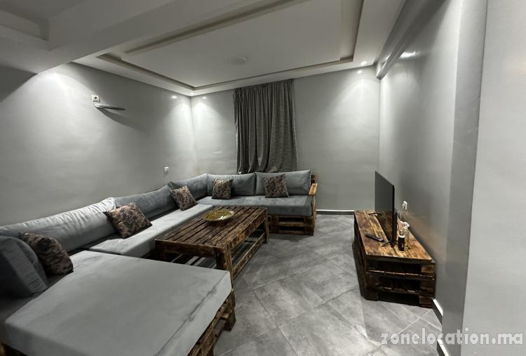 Appartement chaleureux au style moderne et rustique 